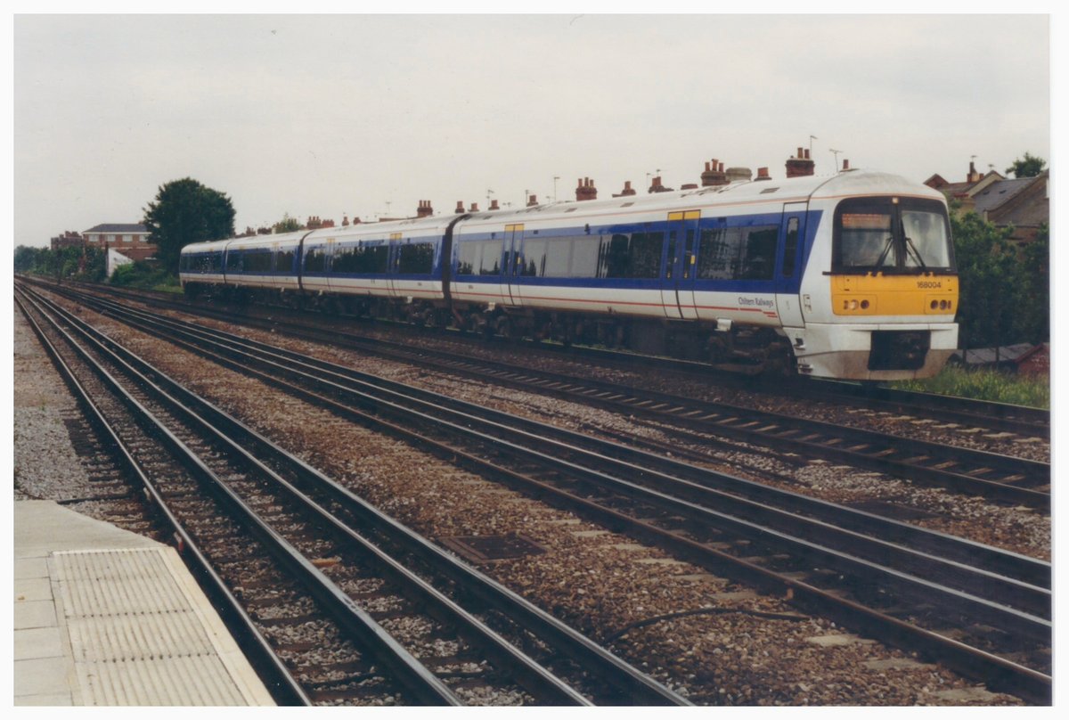 168 004 at Dollis Hill at 17.00 on 31st May 1999. @networkrail #DailyPick #Archive @chilternrailway