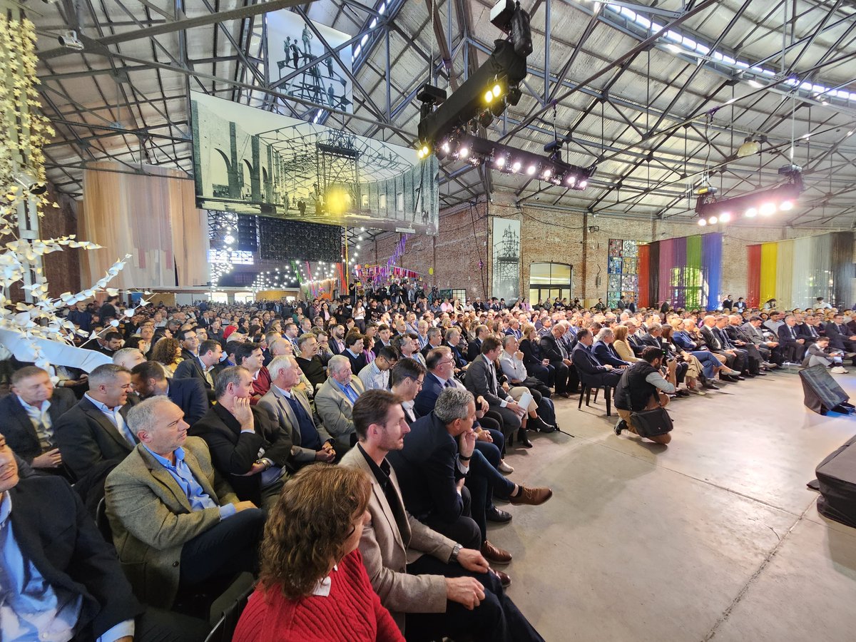 En La Redonda de la ciudad de Santa Fe, un legado de nuestra pujante historia reconvertido en espacio público cultural al alcance de todos, respiramos mucho espíritu federal, como lo hicieron el brigadier Estanislao López, Pancho Ramírez y Juan Bautista Bustos, hoy de manera