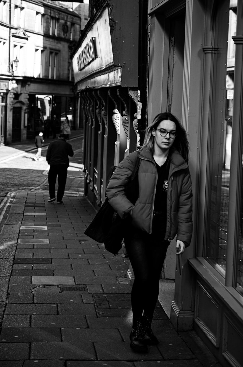 Tracey Jackson Newcastle Upon Tyne UK City life Nikon Z6II 24-70mm @TraceyJacksonHI @UKNikon @TPGallery #TraceyJacksonHI #streetphotography #newcastlelife #candid #streetcapture #streetportrait #street_level_photography #blackandwhitephoto Copyright ©️ @TraceyJacksonHI