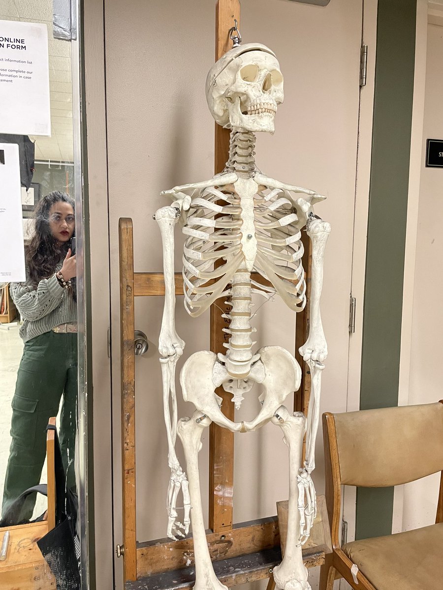 Studiolo_Deste's tweet photo. In love with the Skelly.
#skeleton #bones #figureclass #figuredrawing #lifedrawing #inlove #love #drawing #skelly #drawnbyhand https://t.co/RouiuDDzD1
