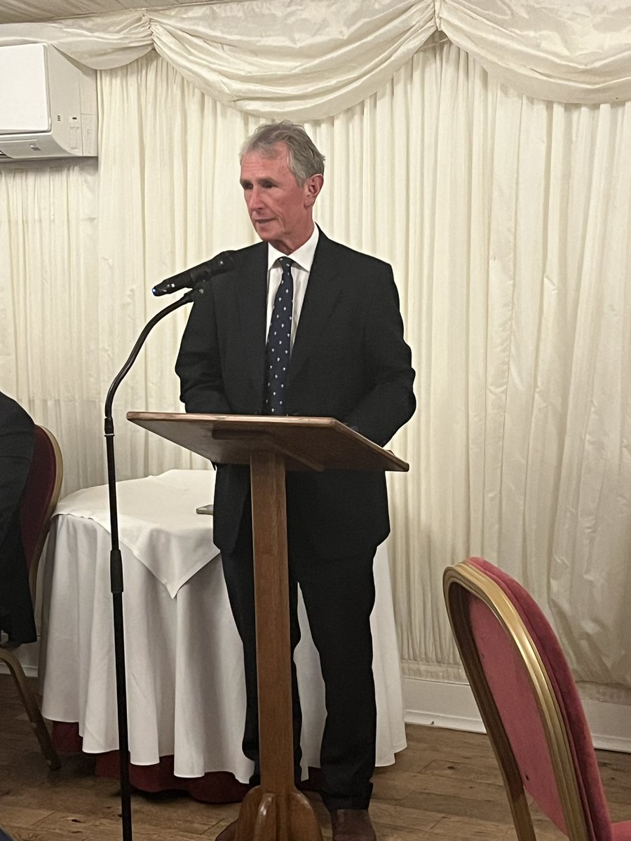 NDLawGlobal's tweet photo. The London Law Programme students had dinner @UKHouseofLords and heard from @NigelEvans and HHJ Karu.  It was a truely inspirational evening #NDLondonlaw @NDLaw @uNDLondon @NotreDameGlobal https://t.co/1iqoAigF9R