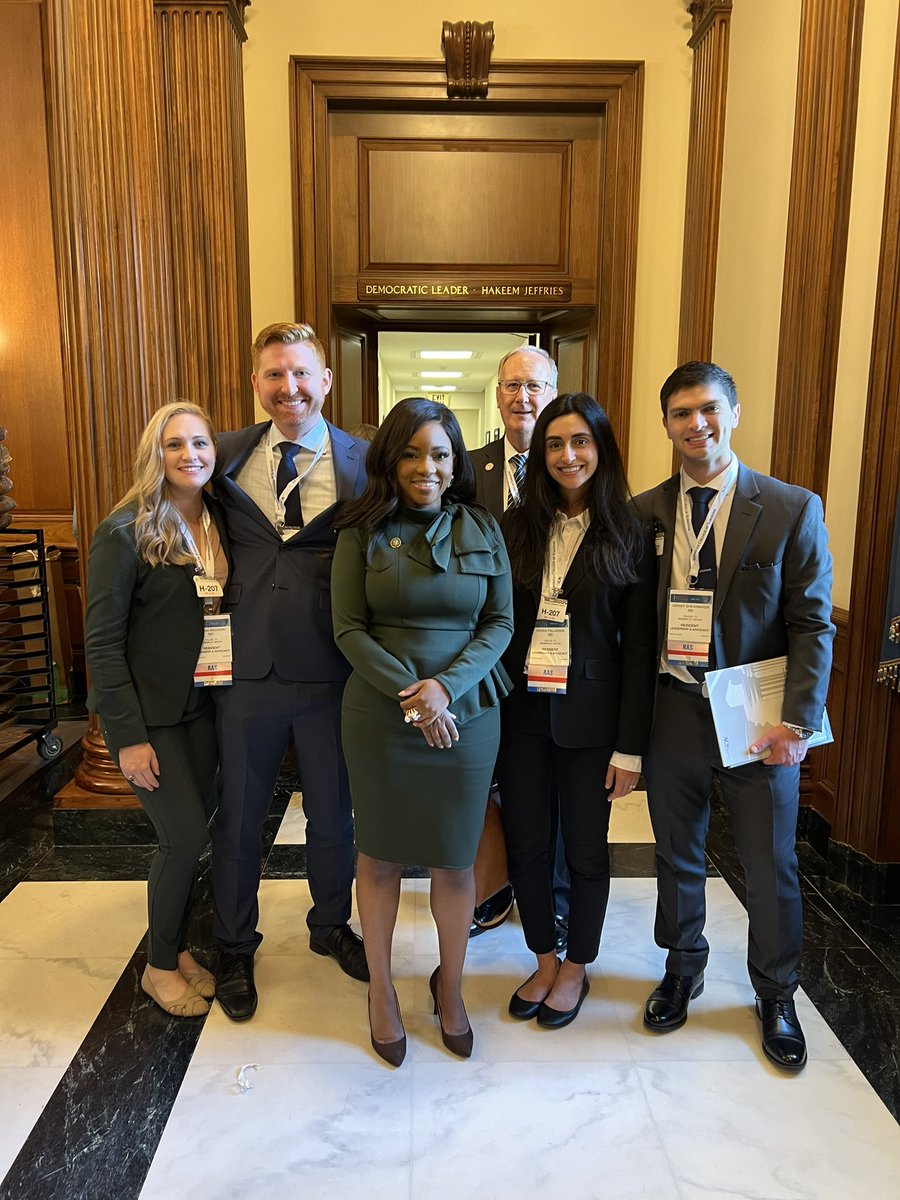 An honor to meet with @RepJasmine to discuss expanding quality care, + especially cancer screening, for our patients in Dallas! @RASACS @AmCollSurgeons #ACSLAS24