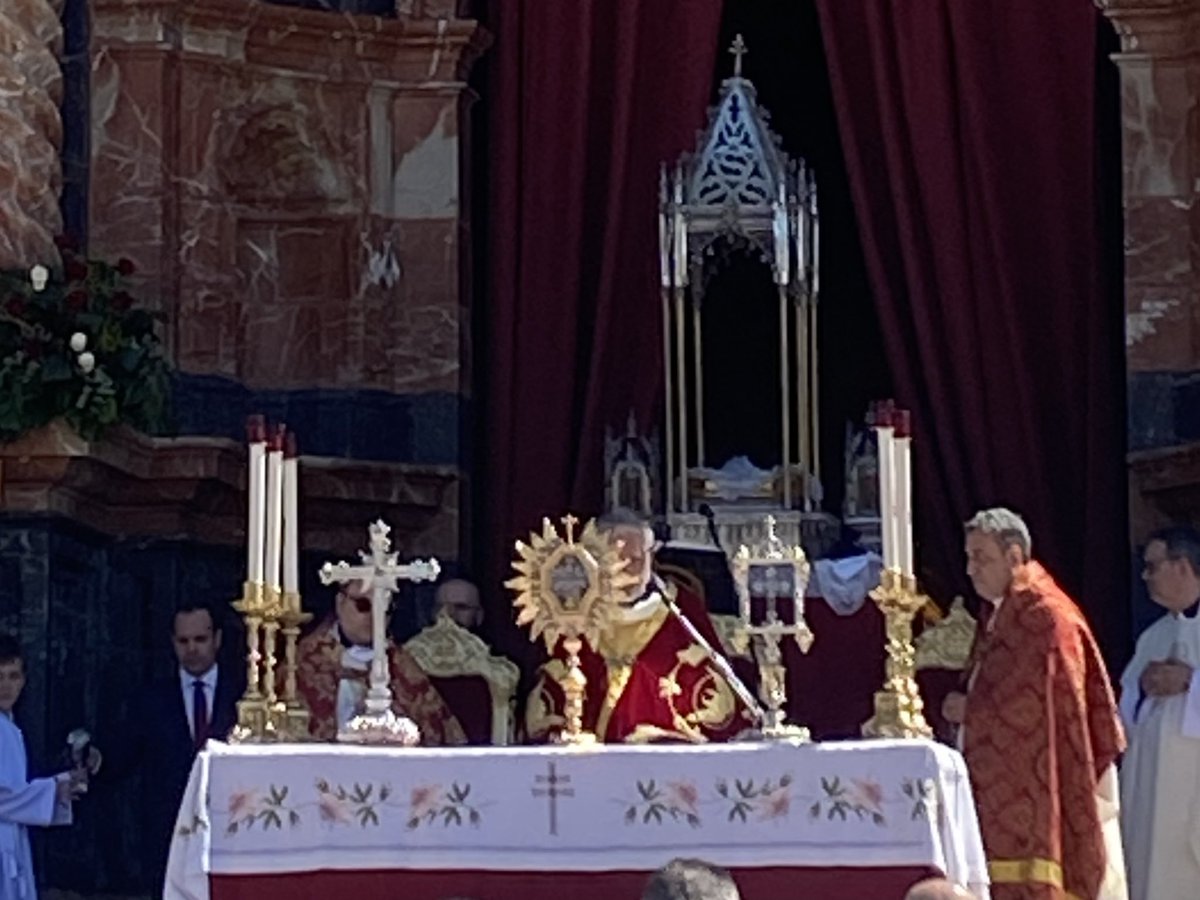 Peregrinamos a #CaravacaDeLaCruz para ganar la indulgencia al estar celebrándose su #AñoJubilar 

#HermandadPenitencialJesúsCoronadoDeEspinasLaRoda #ParroquiasLaRoda #LaRoda #DiócesisAlbacete