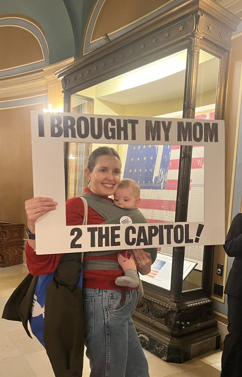 t’s always a good day when you get to be at the Capitol with a couple hundred of your fave Minnesotans yelling about the things you care about! Text MINNESOTA to 644-33 to tell your Senator you support secure storage of firearms! Our communities cannot wait! #MNLeg @momsdemand