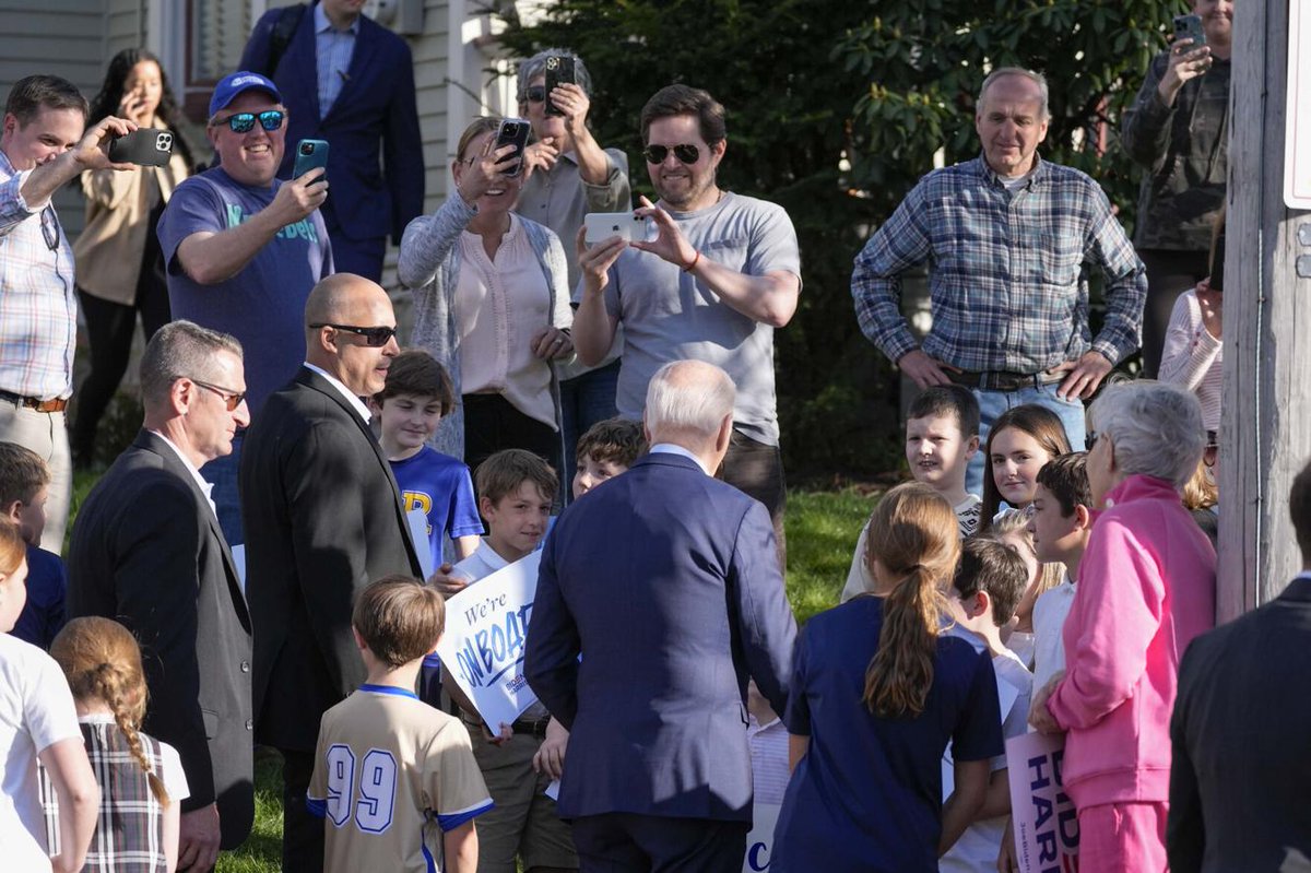 📸 Joe Biden is a good man. ♥ 'President Joe Biden walks out of his childhood home with a group of unidentified children in Scranton, Pennsylvania Tuesday.'