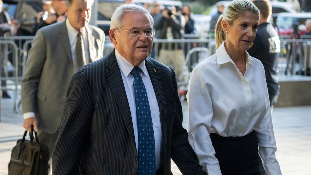 Sen. Bob Menendez may blame wife in next month's bribery trial: unsealed court document abc7ny.com/sen-bob-menend…