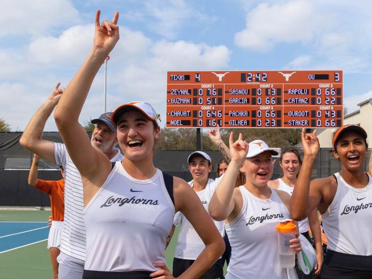 🎾 Meet Sabina Zeynalova: international student, @TexasWTN champion & true embodiment of resilience & determination. Her journey from Ukraine to @UTAustin illustrates how struggles & victories can coexist. Read her story: utx.global/4aXrIWc. @UTPsychology @LiberalArtsUT