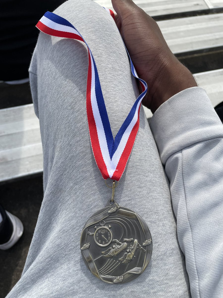CWaits_11's tweet photo. District champion! Jumping 6’6 https://t.co/qW60uWgxb5