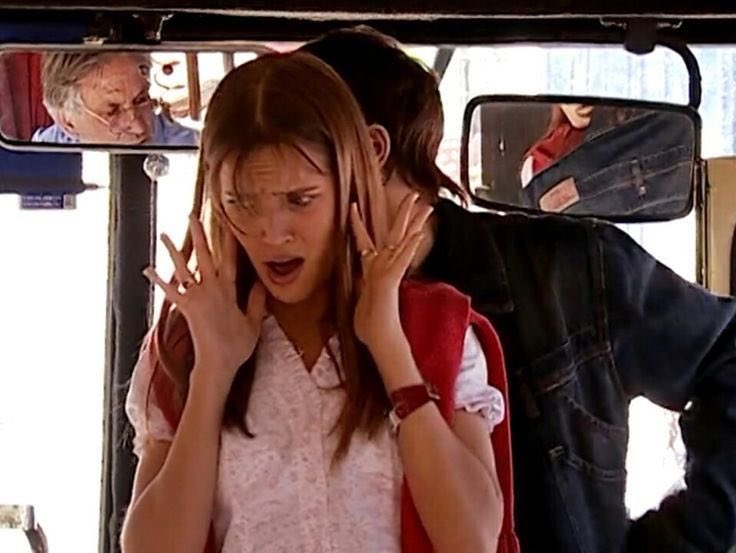 me pasó lo peor que le puede pasar a una mujer: le mostré la chica con la que está saliendo el que me gusta y mi amiga me dijo “no es tan fea”
