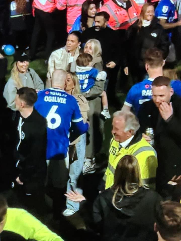 ellmae12's tweet photo. My champion 🫶🏼💙 @Connor_Ogilvie  #pompey https://t.co/ex0A6OVrp0