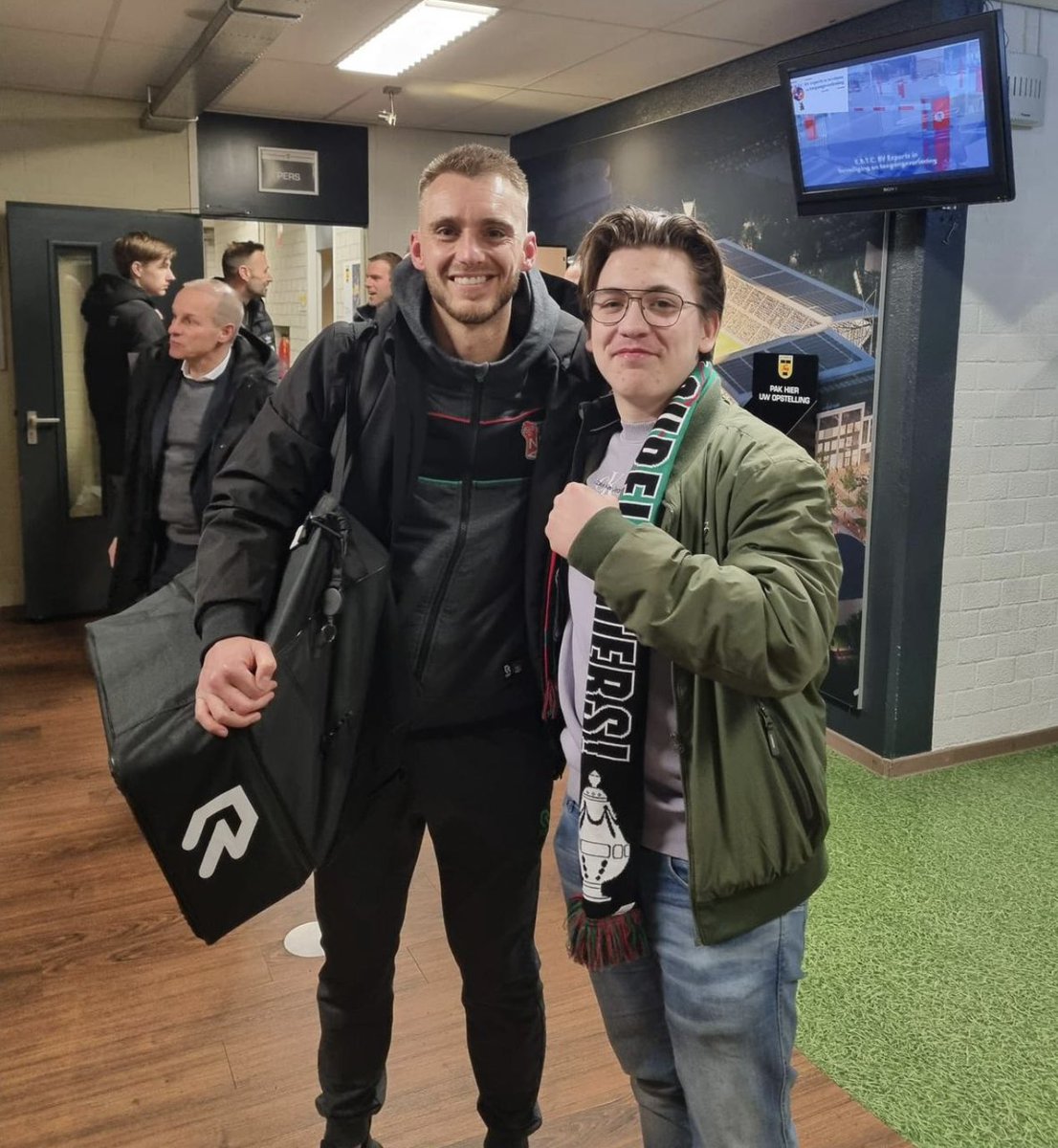 MissMel_12_'s tweet photo. Kleine NEC-ers worden groot!
Happy birthday Sam ❤️💚🖤
#Sam17 #JaDieDroomVanJouIsEcht https://t.co/0fguU7j2nn
