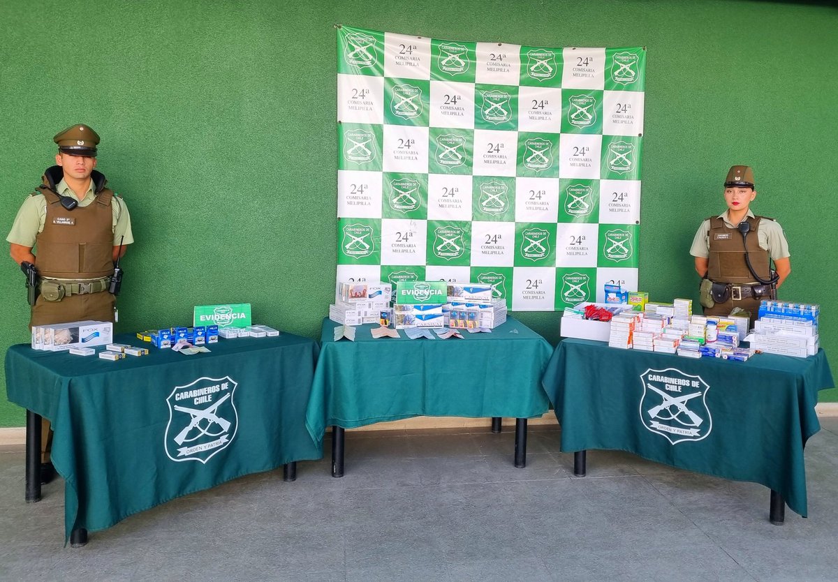 RadioPrensa's tweet photo. #SiempreAlerta 
Carabineros en trabajo mancomunado con 
@munimelipilla, @SubPrevDelito, @SeremiSaludRM detienen a 06 sujetos en la pferia libre, por el delito Infracción Ley de Drogas y Aduana, quedando a disposición de la justicia. https://t.co/iRN0UANzfz