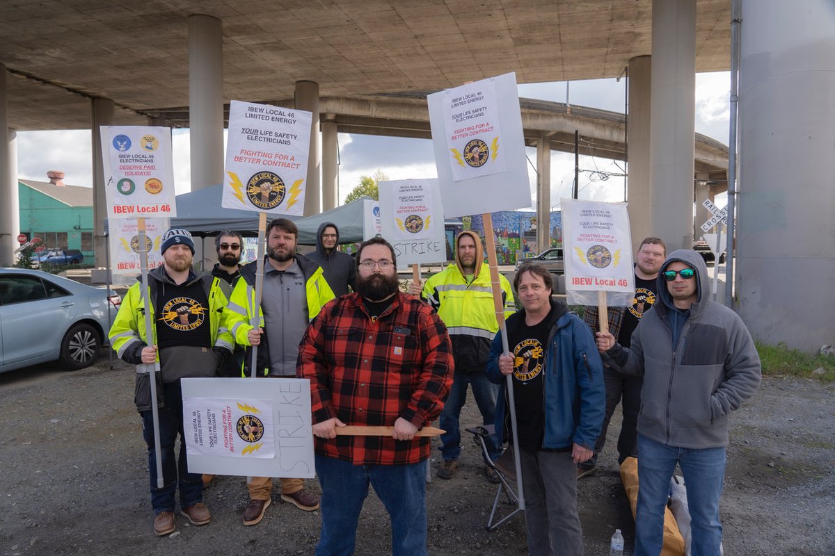 IbewLocal46's tweet photo. This fight belongs to every member of IBEW 46 and we are doing it for our communities and we won’t stop until we win! #LimitedEnergy #ibew46 #solidarity https://t.co/Mxvl1a4UwE