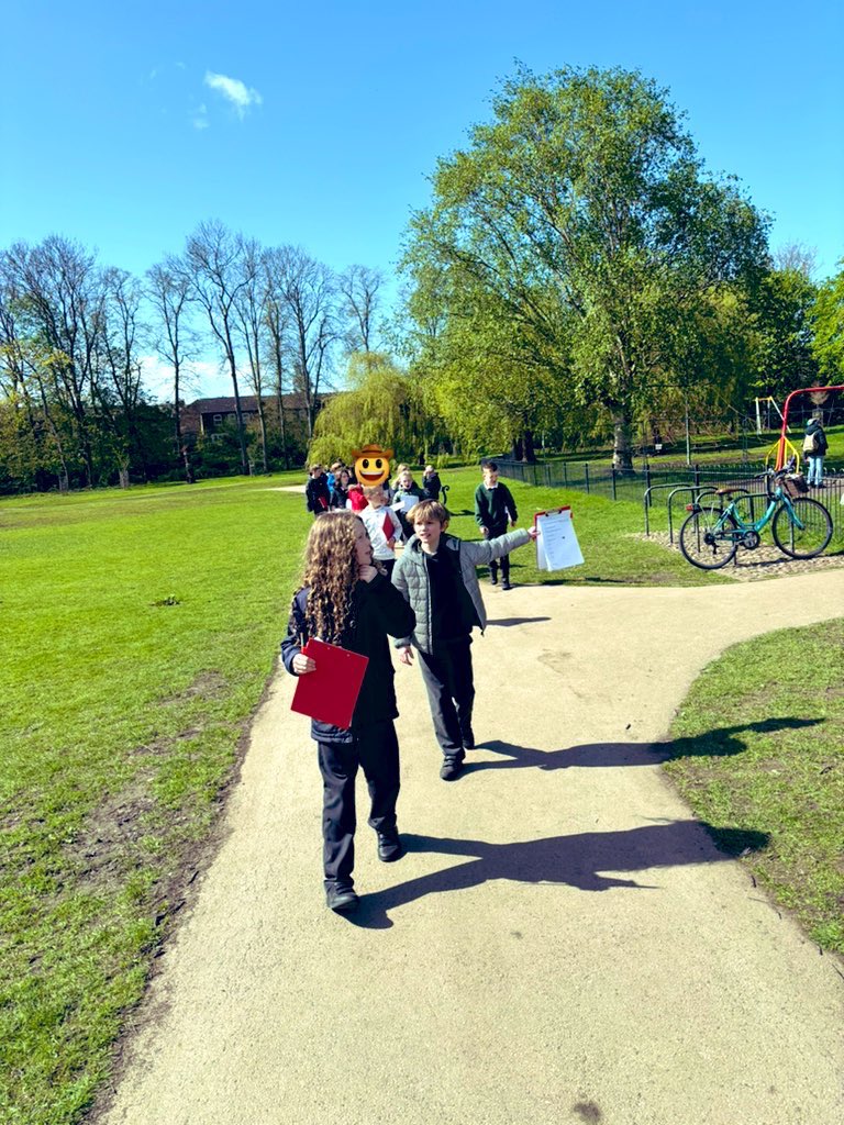 KPSFeed's tweet photo. #KPSYear5 were explorers today as they followed directions to Bishopthorpe Road where they collected data about different modes of transport. Then, they followed directions to Rowntree Park  where they found and labelled human and physical features onto a map! @Fr_RowntreePark https://t.co/fBYQ844AYY