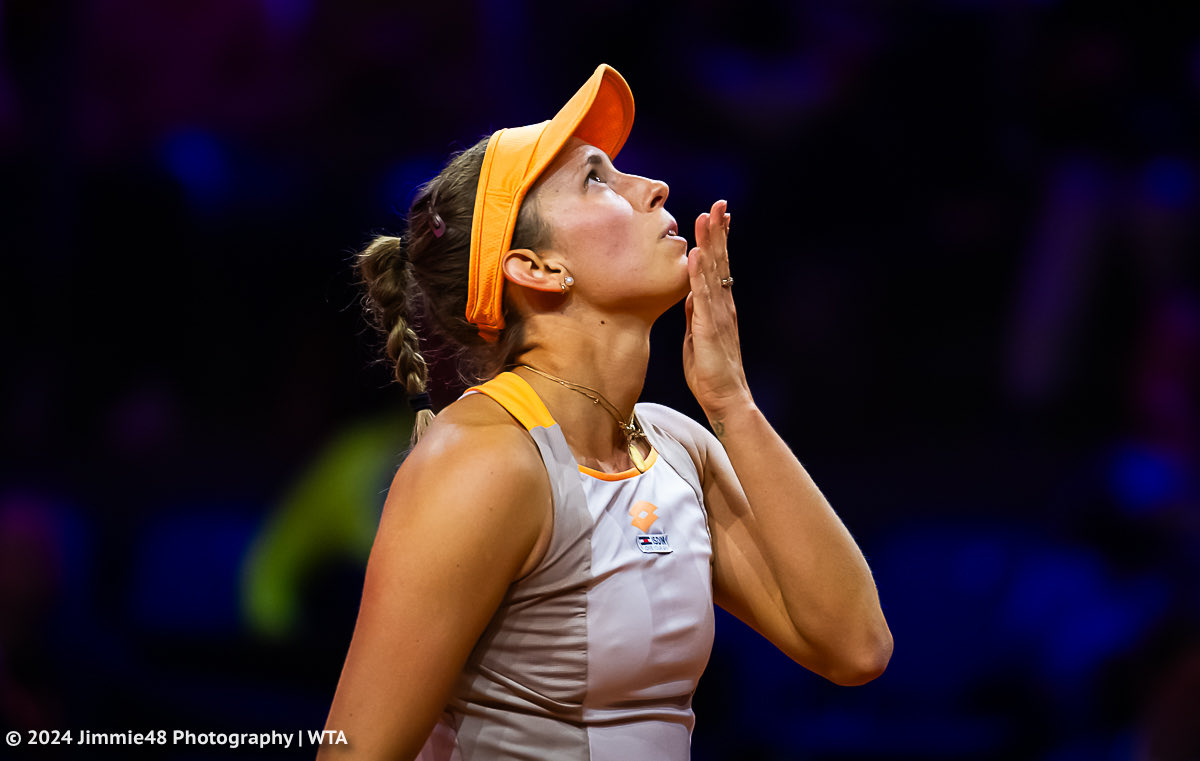 ELISE MERTENS - Página 9 GLUZnsLWkAACzAs?format=jpg&name=medium