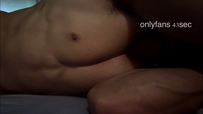 添い寝👶 https://t.co/KCvNFDx2dt