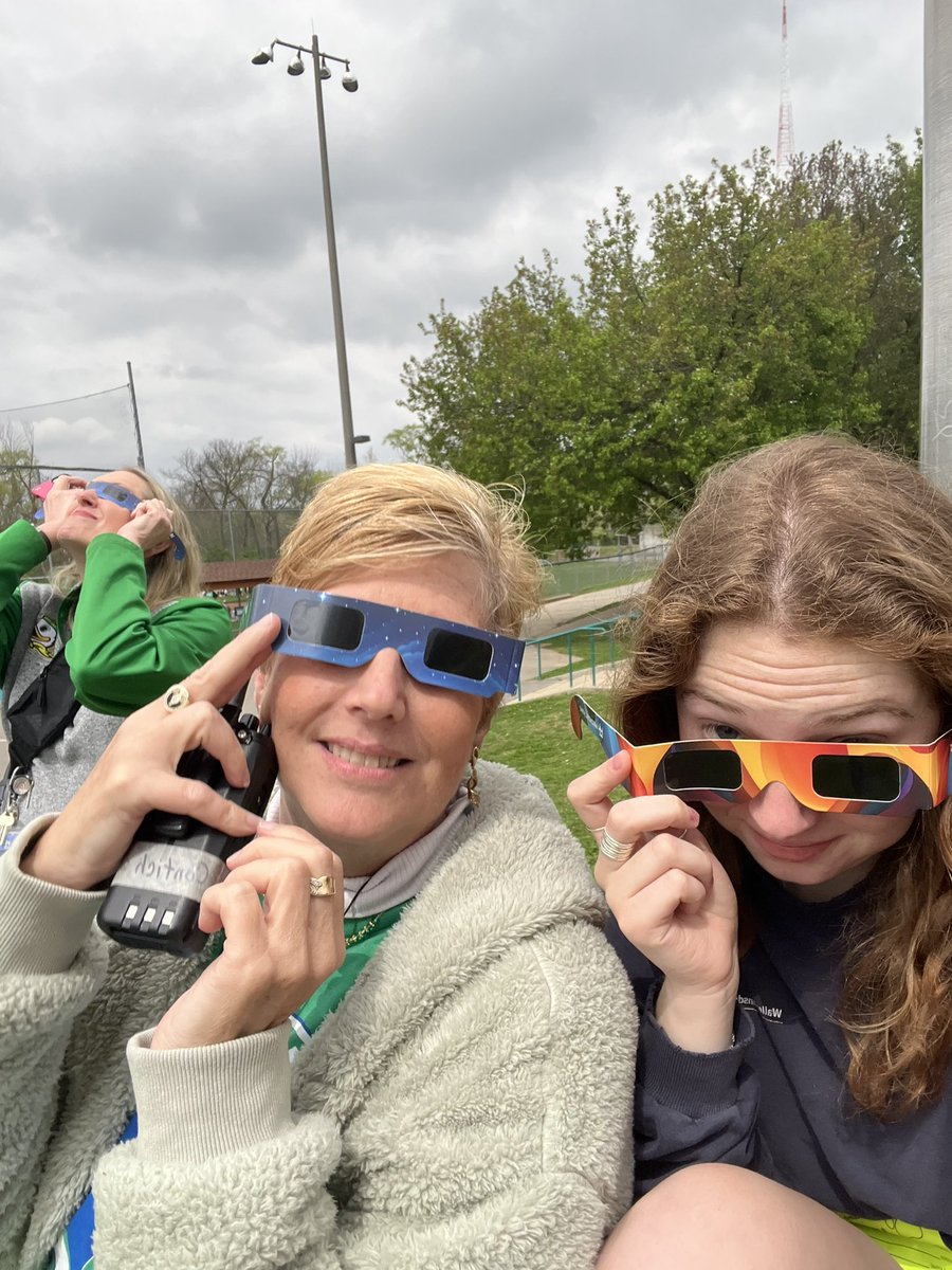 Cntch123's tweet photo. Eclipse 2024 with my bestie! ❤️ https://t.co/ir8WNmxsyZ
