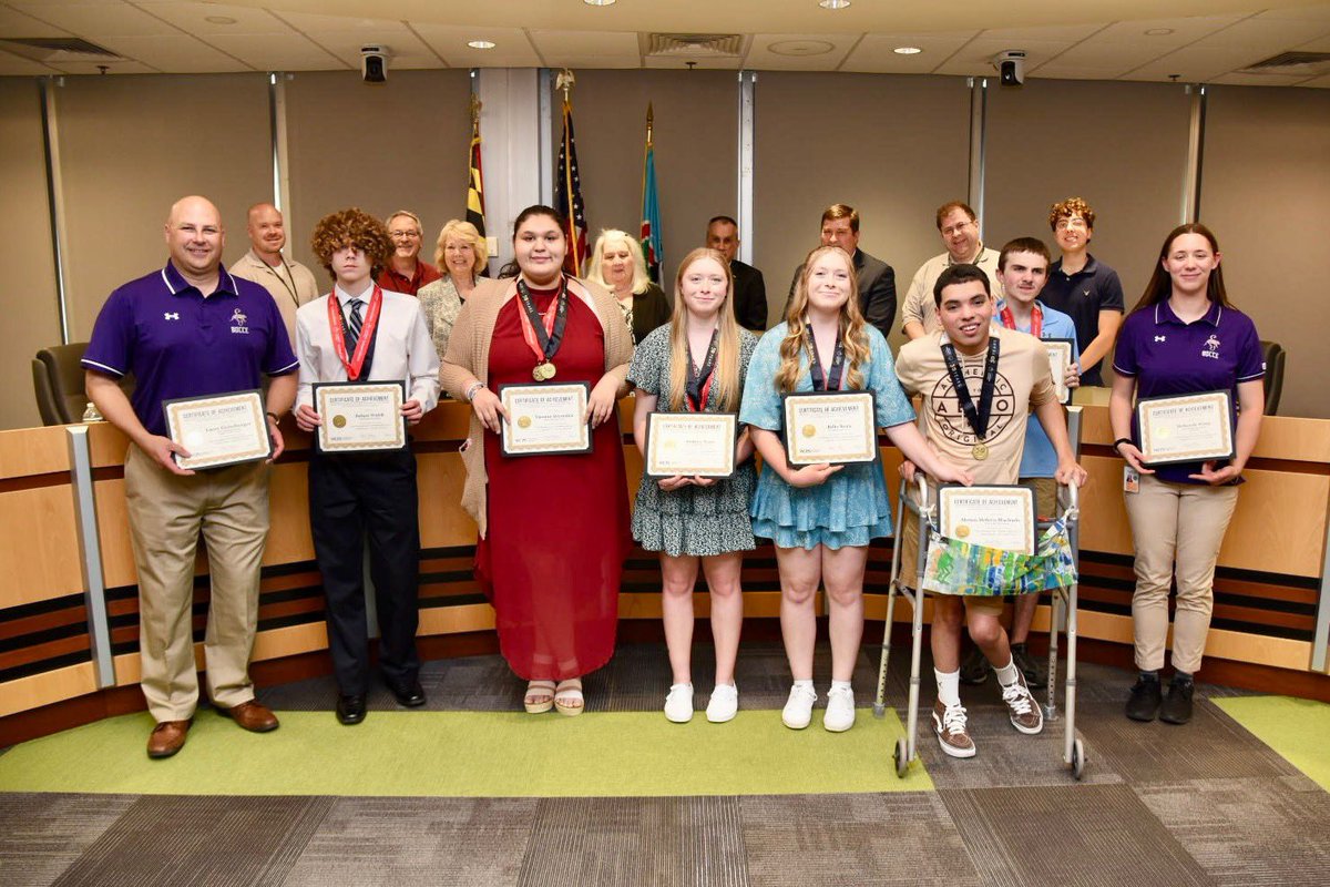 We are proud of our @wcpsmd student athlete state champions! Congrats to the unified bocce team as well as the indoor track team and individual winners from @SmithsburgHigh. Also individual winners from @BoonsboroHigh & @HubsNHHS!