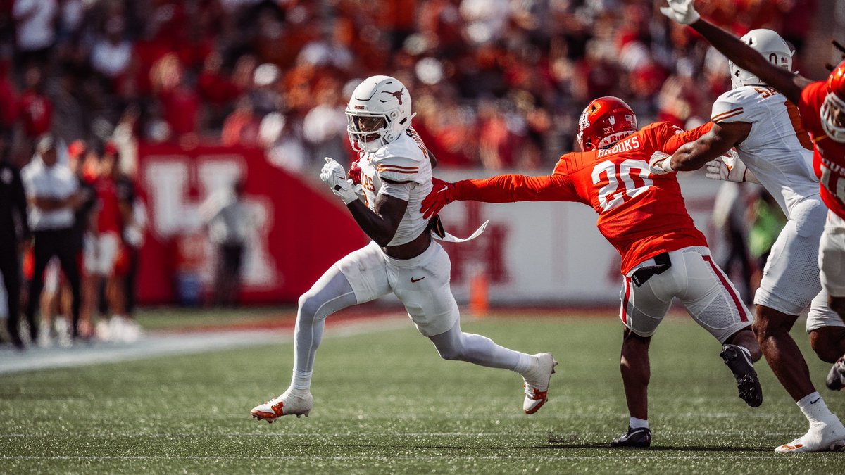 Wide Receivers with a 4.30+ Forty Yard Dash to post 2.50+ Yards per Team Pass Attempt before their Senior Season [ Jaylen Waddle* ] [ Xavier Worthy ] Speed + Production = MASSIVE UPSIDE