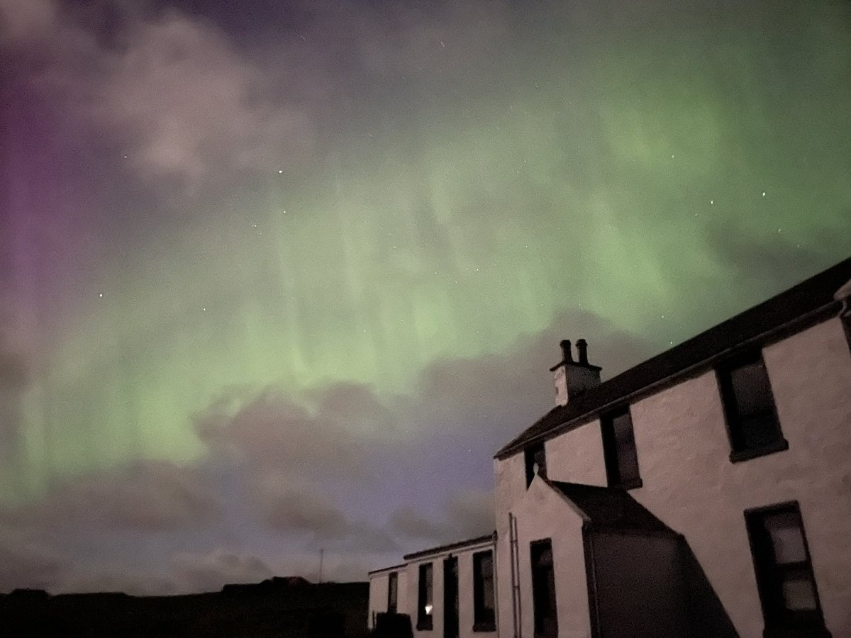 Just a hint of mirrie dancers tonight. #shetland #yell #burravoe #northernlights #mirriedancers