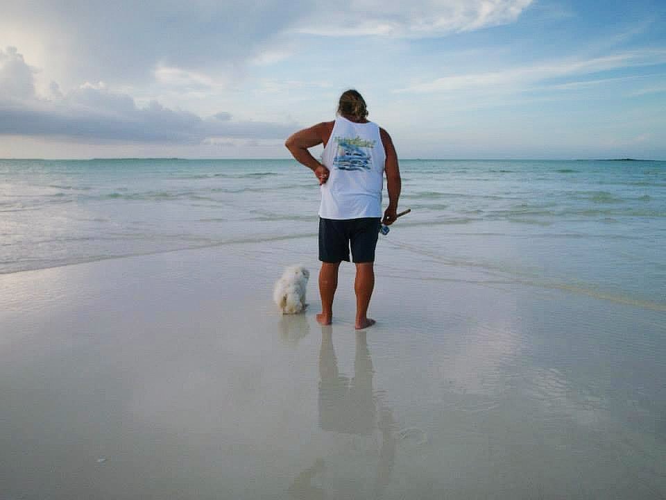 Nutting soofes de soul like a #sunset on de beach. Nutting soofes de soul like a #sunset on de beach #treasurecaytribute frum de begin-n 2013   #throwbacktuesday #memories
.
.
.
#treasurecay #abaco #abacos #abacobahamas  #caligurl #beachday #beachdog #beachlife #lifesabeach