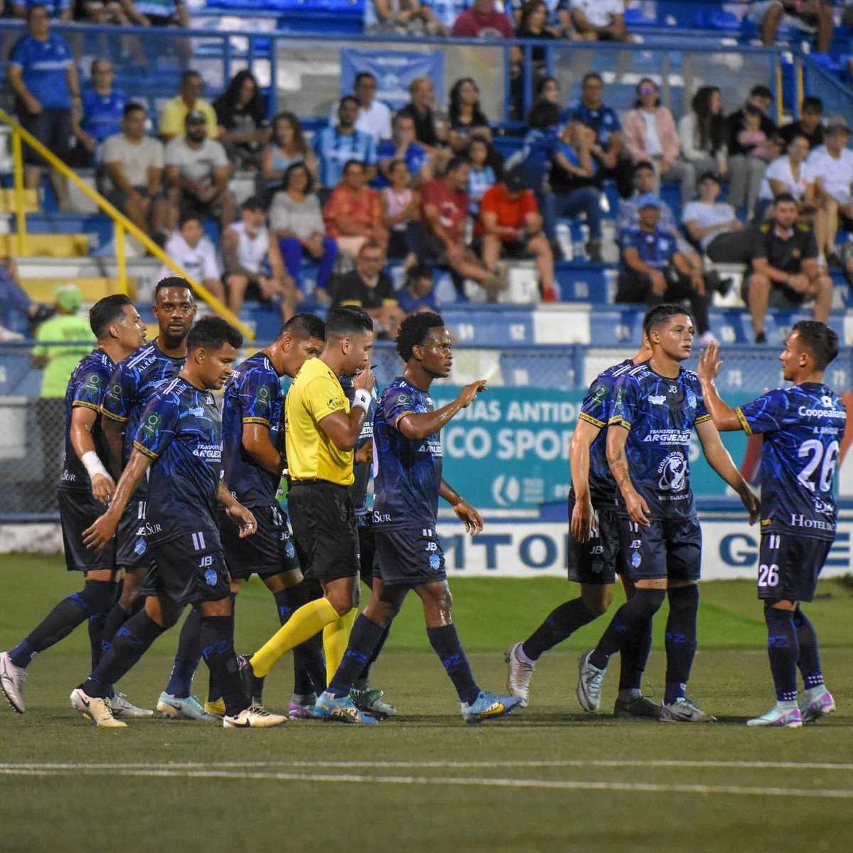 🚨 Pérez Zeledón castigado con un partido a puerta cerrada y una multa de ₡2.1 millones por los actos racistas en el juego ante La Liga.