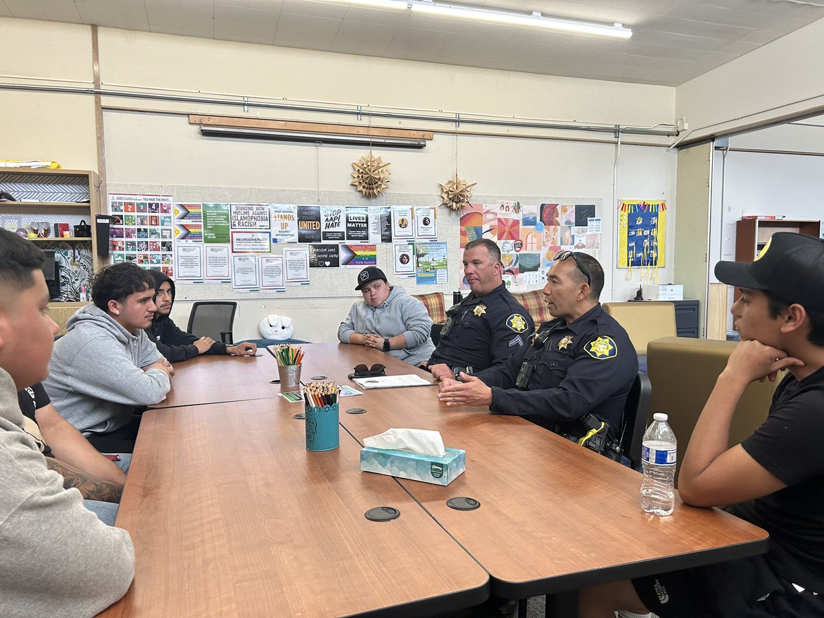 Thank you @ConcordPD_CA for talking with our students and teaching them about your profession! We appreciate you! @YgnacioValley