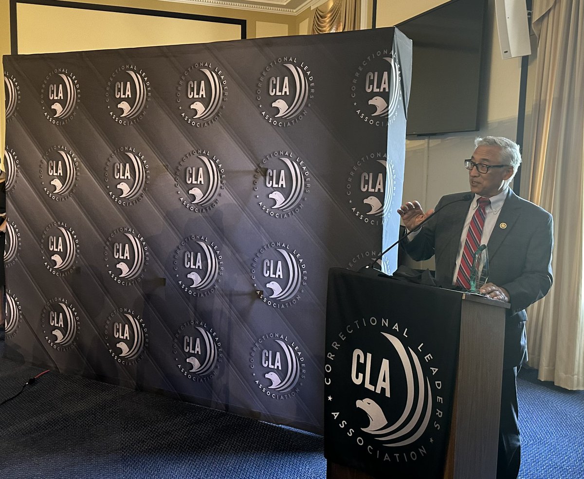 Honored to receive the National Leadership Award from the @CLALeadership. When we focus on evidence and research, we can create effective criminal justice policy that will reduce crime, save money and improve people’s lives.