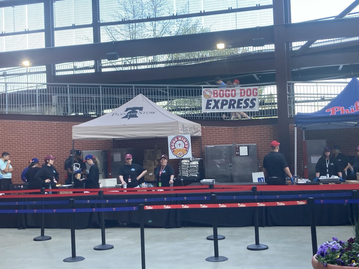Avoid the line! #Phillies have a BOGO dog express lane by section 115-116