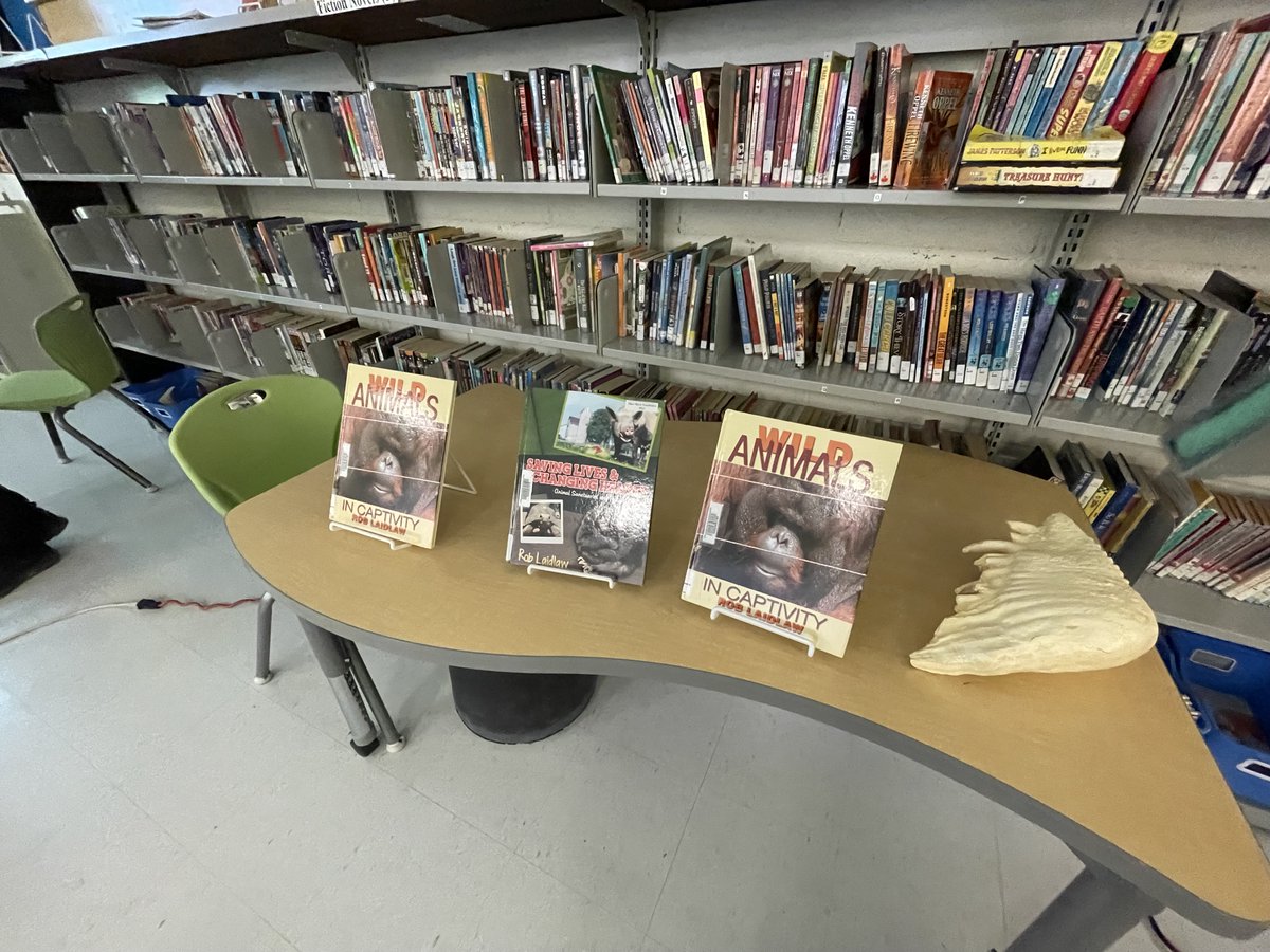 bayviewglenps1's tweet photo. BGPS had a wonderful &amp; informative presentation from Rob Laidlaw from Zoocheck about elephants and animal advocacy. We even had a chance to look at a model of an elephant tooth!!!  We will continue to advocate for animals.  @ZoocheckCanada  #humanecanada #animaljustice https://t.co/4fyC6niJdO