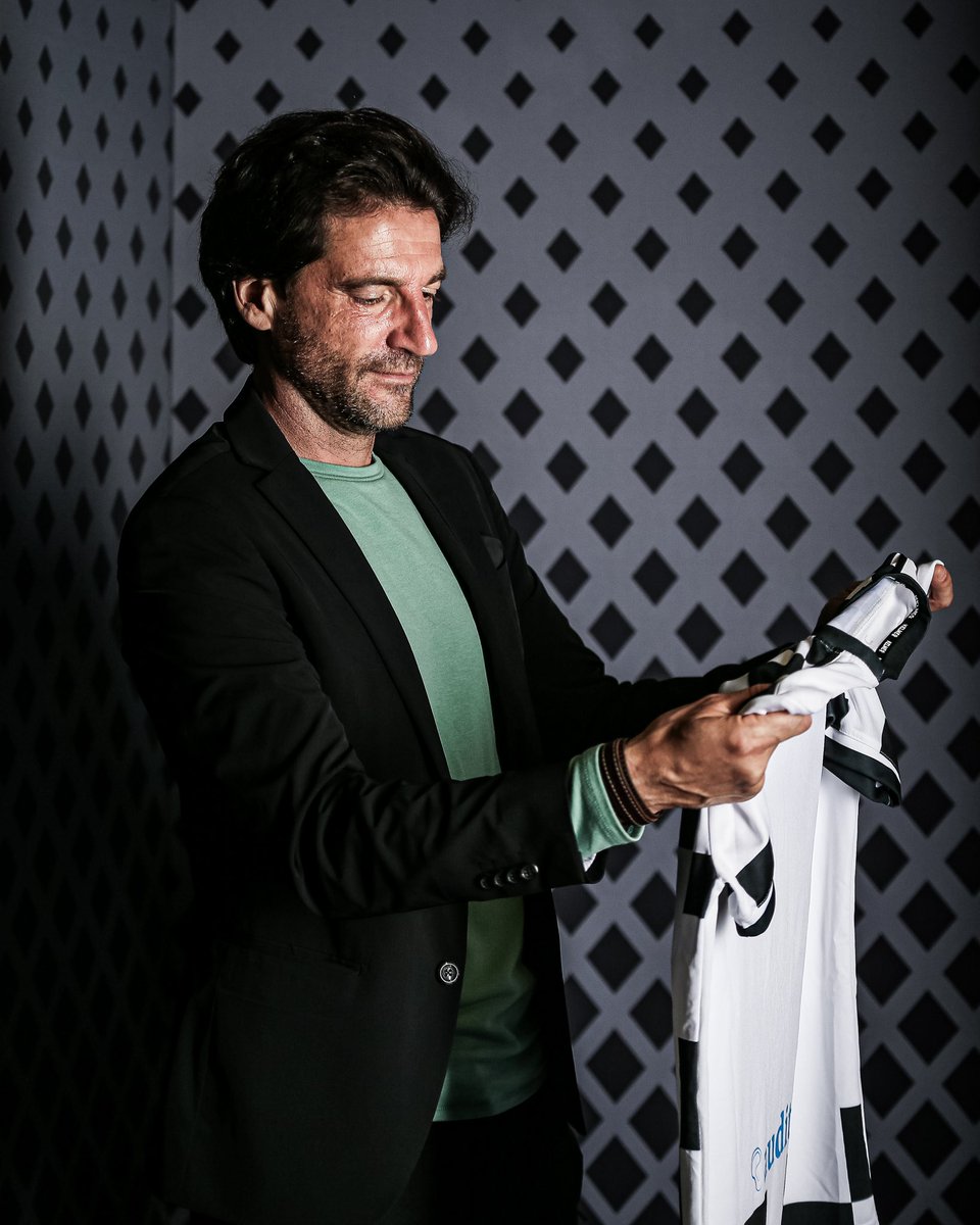 boavistaoficial's tweet photo. 🏁 Jorge Simão assume comando técnico da equipa principal ✍️

Bem-vindo a casa, mister! 🤝

ℹ️ Mais informações em https://t.co/71YJk2rFrf

#FeitosDeXadrez https://t.co/cT54z1qoez