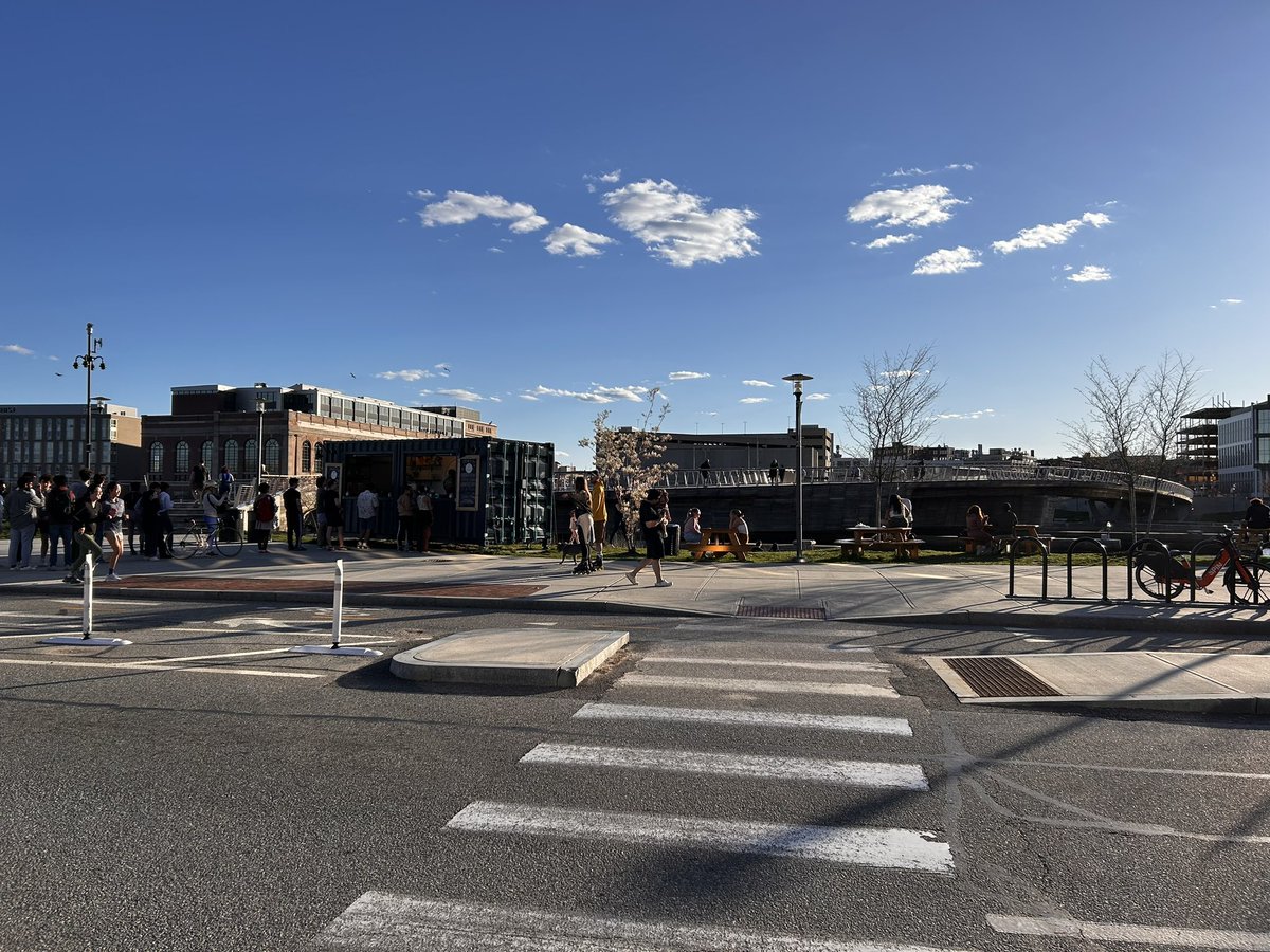 bumproject's tweet image. Go to South Water Street right now and you’ll find families, dogs, ice cream, and rollerblades. What you won’t find is a traffic jam. This is what it looks like when a public space works and is valued by the community. Providence needs more of these spaces, not one fewer.