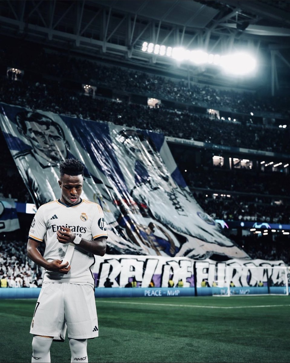 EditionMerengue's tweet photo. Jour de match. 

Les deux meilleurs équipes d’Europe - Une place en demi-finale. 

À vous de jouer. Hala Madrid Y Nada Mas 🤍 https://t.co/lKz4GiTLa9