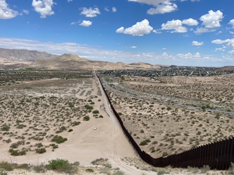 HumanRtsAuditor's tweet photo. However, DOD has not fully documented its components’ roles and responsibilities in an overlapping operation area that includes the western U.S. border and Latin America—a key area for cocaine and fentanyl trafficking. https://t.co/cThuVu8DZS