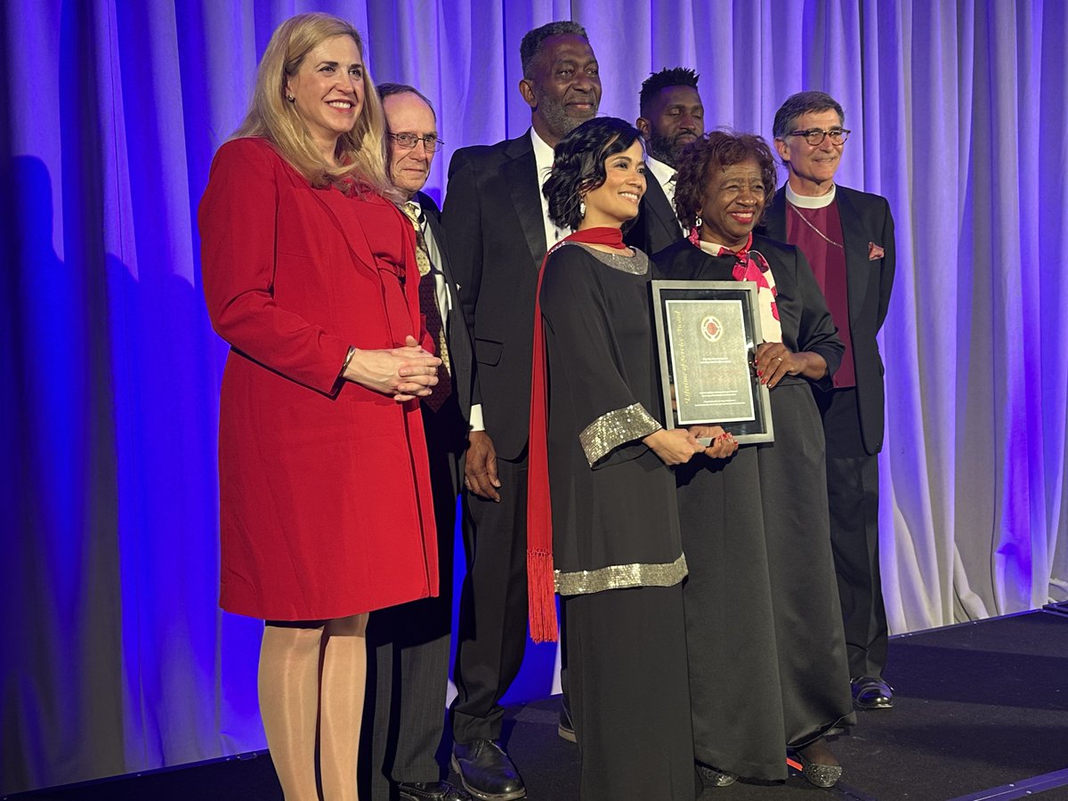 I had a ton of fun at the Starry Starry Night Gala hosted by @CityYearNH this weekend. Congratulations to @maurasullivan on a great event and to @jckweatherspoon for receiving the Lifetime of Service Award! You all do incredible work for our state. #NHPolitics