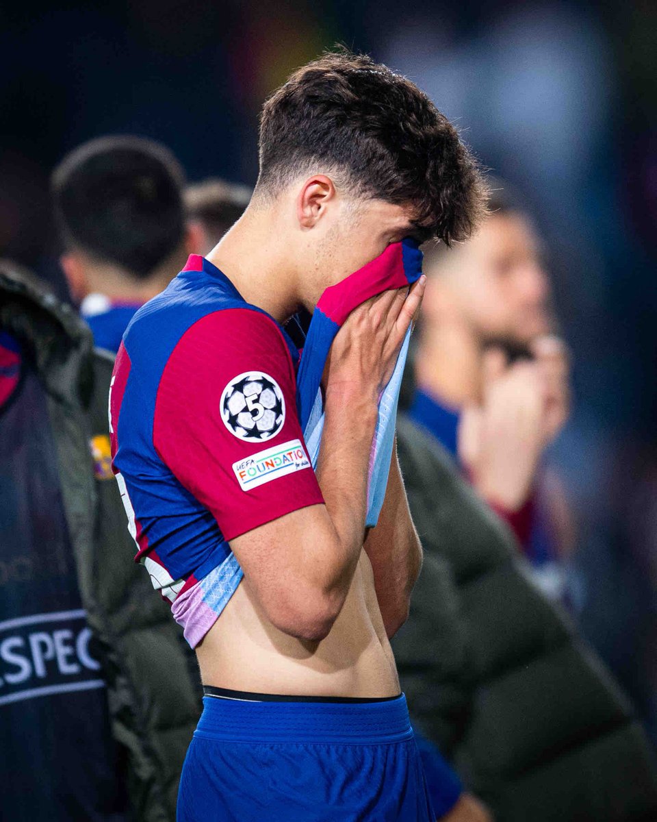 FCBarcelona's tweet photo. Chin up. 💙❤️‍🩹 https://t.co/vPy4EcMebX