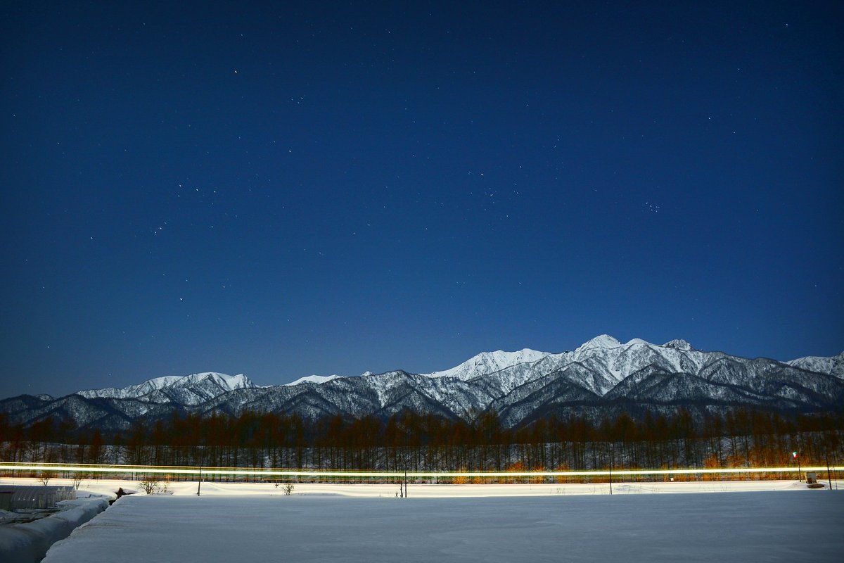 9482D  キハ40の光跡
月明かりをもらった夜の芦別岳。
オリオン座が見えていました。
そして、この線区も星に。

2024. 3.23  撮影