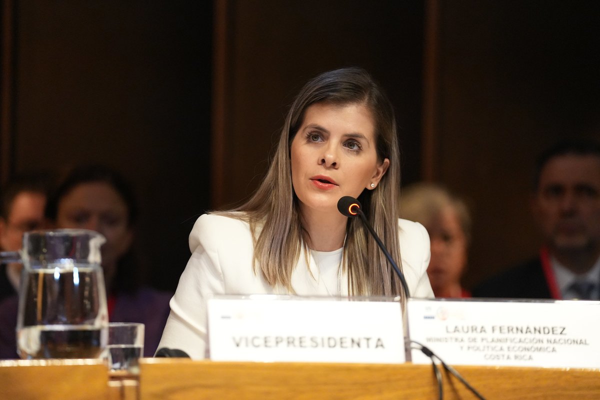 MIDEPLAN_CR's tweet photo. #CEPAL | Ministra de Planificación y Política Económica de Costa Rica, Laura Fernández Delgado, brinda las palabras sobre el estado de progreso en materia de ODS
#Mideplan #CostaRica #chile https://t.co/XPzGXBuLQK