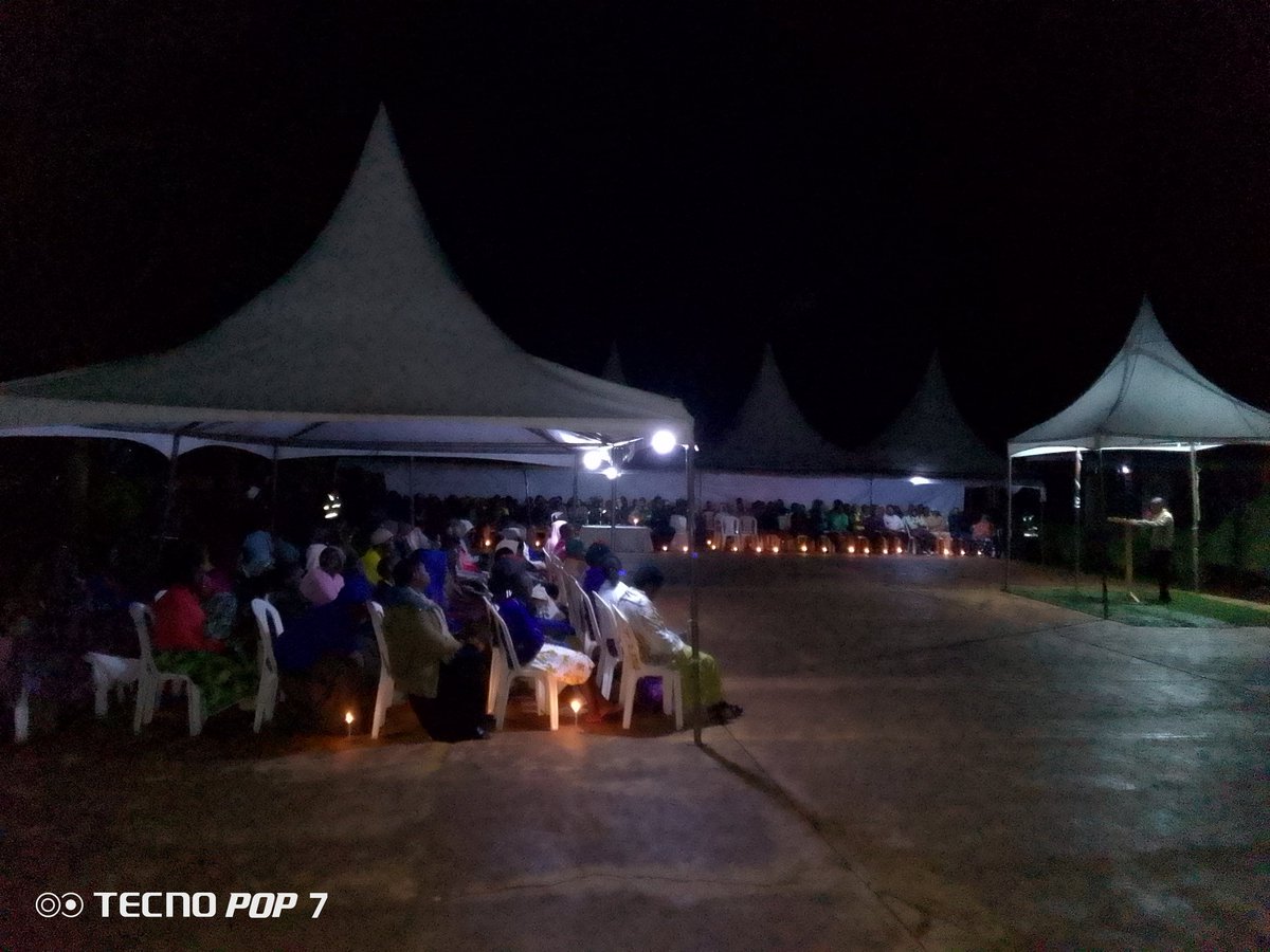 Mutenderi_Sect's tweet photo. kuri Uyu mugoroba kuwa 16/4/2024 #Mutenderi habereye Umugoroba wo #Kwibuka30 Jenoside yakorewe Abatutsi 1994 mu cyahoze Ari Segiteri Bare n'Andi Ma Segiteri yar ayikikije,cyitabiriwe n'Umuyobozi w'Akarere wungirije Ushinzwe Ubukungu Bwana MAPAMBANO Cyriaque n'Inzego z'Umutekano https://t.co/nen9X8CANh