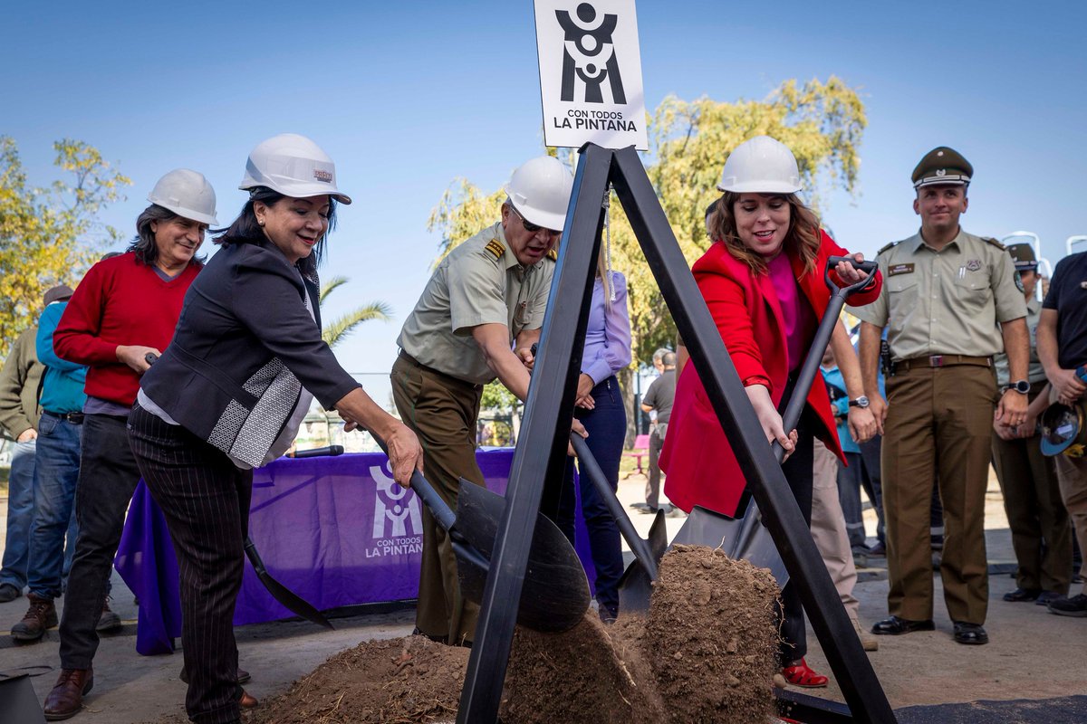 didecocl's tweet photo. ¡Gran hito para nuestra comunidad! Hoy marcamos un paso importante en la construcción de un futuro más seguro para todos.
La instalación de la primera piedra de la futura Tenencia de Carabineros Suboficial Mayor Óscar Galindo en el sector norte de nuestra comuna.
@ClaudiaPizarro https://t.co/XhuW09Oz6v