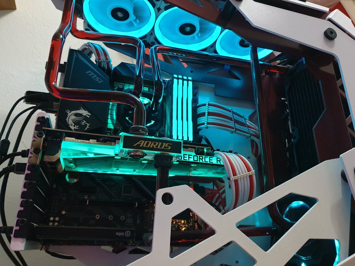 PanPandyaa's tweet photo. @ComfyNekoElla Nothing much had changed for the "epitome of sex":
Case: Antec Torque
CPU: I7-10700k
GPU: Aorus RTX 3080
RAM: 64GB
Motherboard: MSI MPG Z490 Gaming Edge https://t.co/FAkhP4WA7w