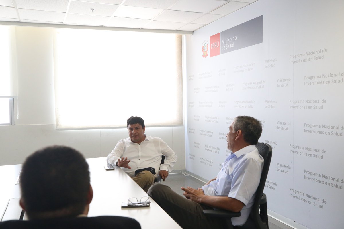 PronisMinsa's tweet photo. #PuertasAbiertas | Recibimos la visita del alcalde de Utcubamba #Amazonas, Diógenes Celis. Y desde #Piura a los alcaldes provinciales #Paita de las localidades de #Vichayal, Jorge Benites, de #Amotape, Alejandro Castro y de #Colan, Gerar Tavara, para orientarlos sobre el #PlanMil https://t.co/kNIcrkINlP