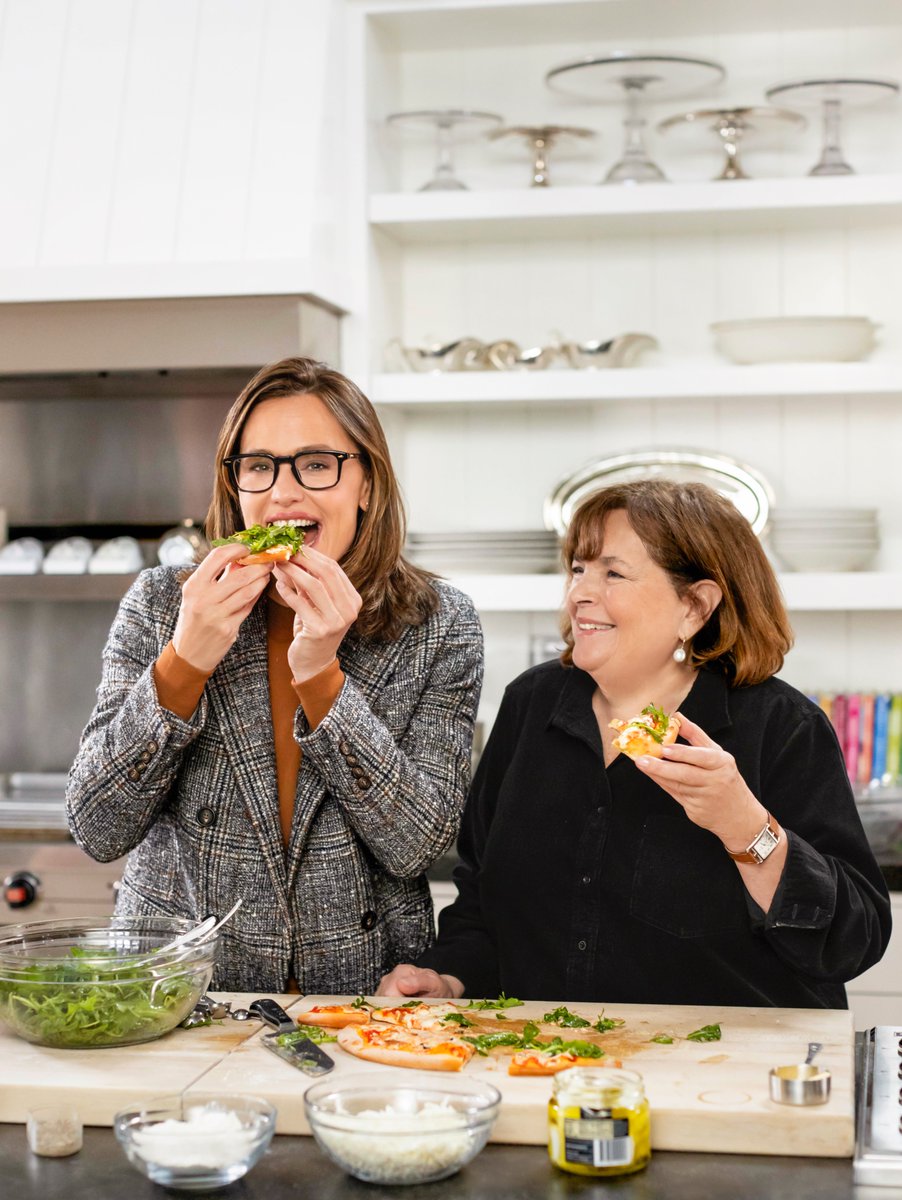 Ina Garten and Jennifer Garner join forces to make the ultimate pizza collab: the Garner Garten 🍕 Tune in to #BeMyGuest with Ina Garten NEXT @ 12|11c to get the recipe: foodtv.com/3U1U9uW.