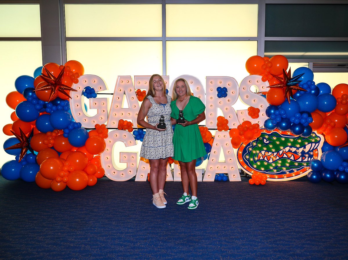 GatorsGolf's tweet photo. S/O to @trob_golfer25 and @KarolineTuttle on their own 🏅

🐊 Gamechanger of the Year: Roberts

🐊 Community Service Athlete of the Year: Tuttle https://t.co/DQvkBsZ78U