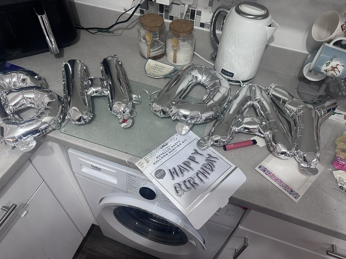 Cloring95x's tweet photo. @Poundland thank you for giving me an extra B instead of a T 
HAPPY BIRBHDAY!!!! 😫😫 https://t.co/j5PlDVCAbb