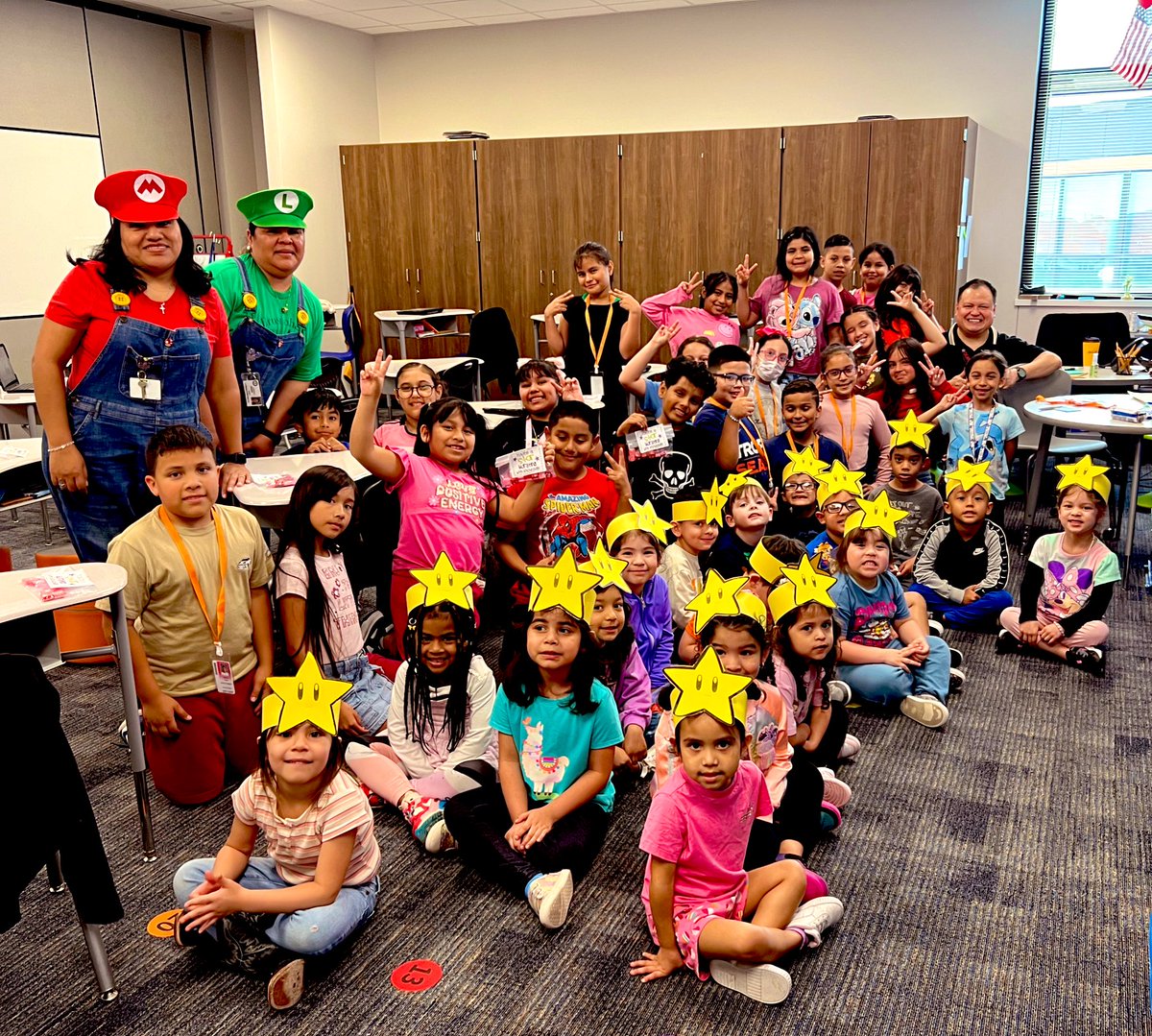 MrsCastillo4's tweet photo. Mr.  @joeluna35 class is ready to use their STAAR Powers during their testing this week!!! @BrosnahanES GO BRONCOS !! https://t.co/ml3AgBFdM5
