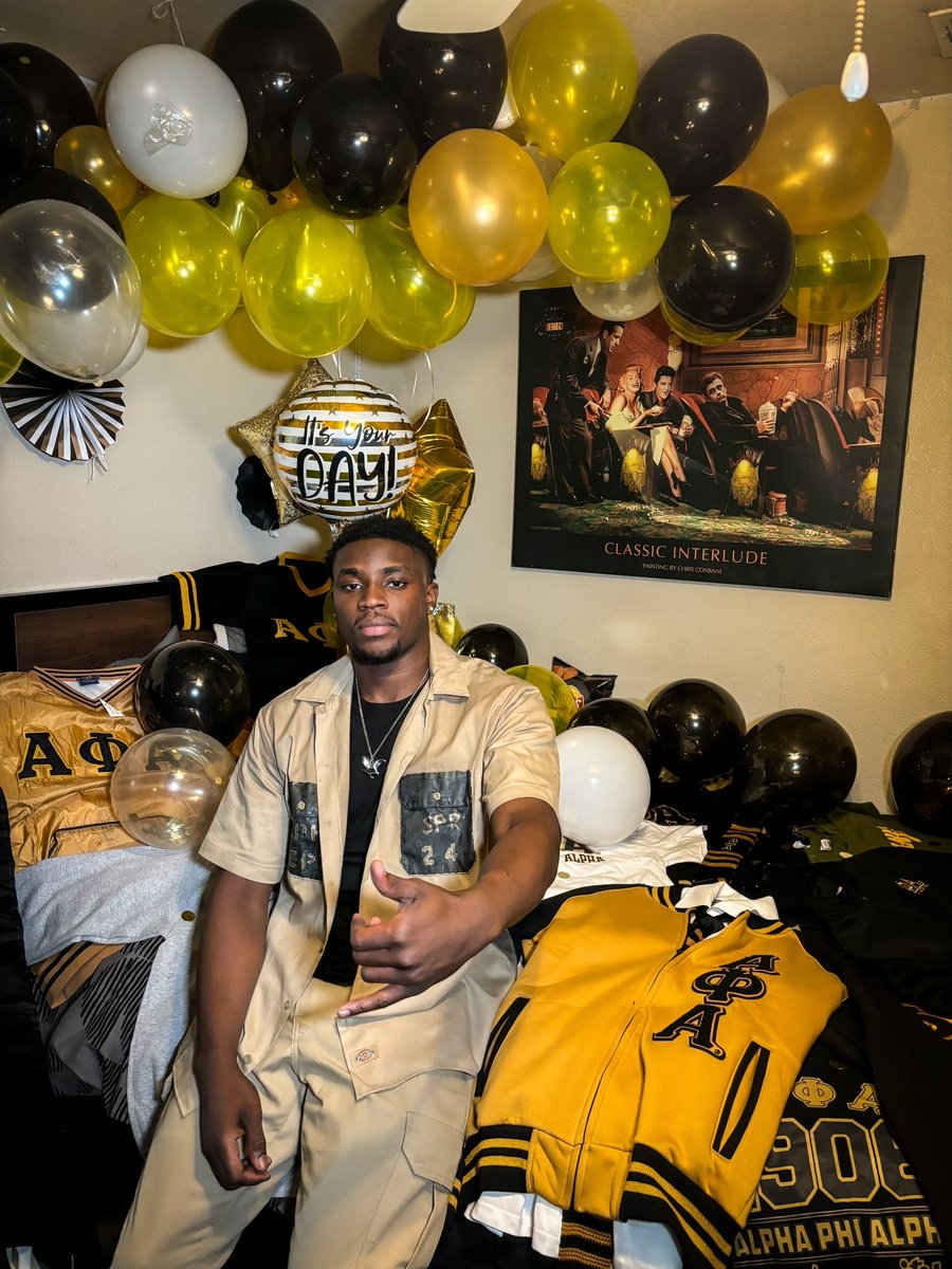 Went through the jungle, but now I’m at the top..watching views from THE 6ix 🦍 

Views from the 6️⃣
ΑΦΑ|ΘΜ SPR’ 24
6ix Club 
Tail Club 
JEFF HARDY