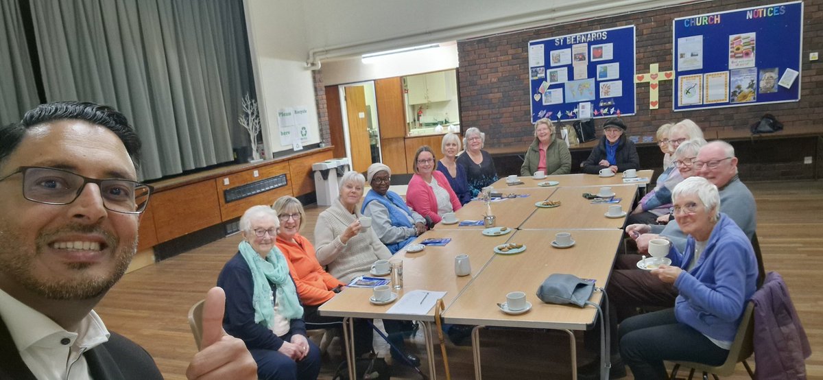 A great evening presenting the community engagement work I do at @CRTWestMidlands with locals at St Bernard's Parish Church. Hope to see you all at Perry Barr Locks B42 2LZ on a Thursday morning 10am for a walk. @CanalRiverTrust #communityengagement #StBernardsParishChurch