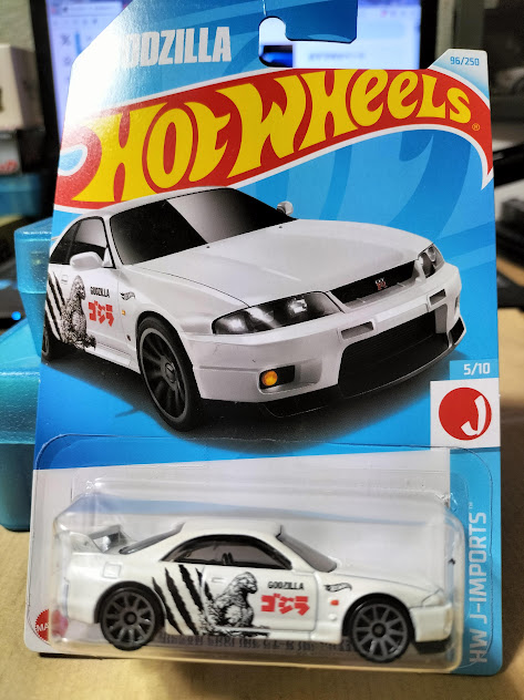 ホットウィール(Hot Wheels)
 ベーシックカー 日産 スカイライン GT-R (BCNR33)
友人からの、頂き物感謝🙏