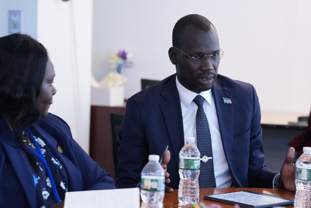 ahunnaeziakonwa's tweet image. A prosperous #SouthSudan is a reality we can achieve together.

🙏🏾 HE @GengJoseph @MoYS_SS, Amb Cecilia Adeng, @shokonoda &amp;amp; Dominic Sam @UNDP for a fruitful deep dive on ways to accelerate the political transition &amp;amp; inclusive, sustainable development in Africa’s youngest country.